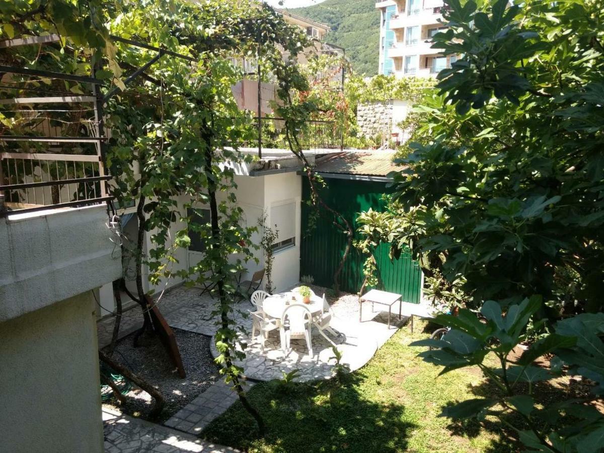 The Quiet Garden Guest house Budva